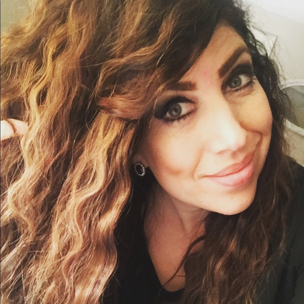 Meet your Posher, Angela